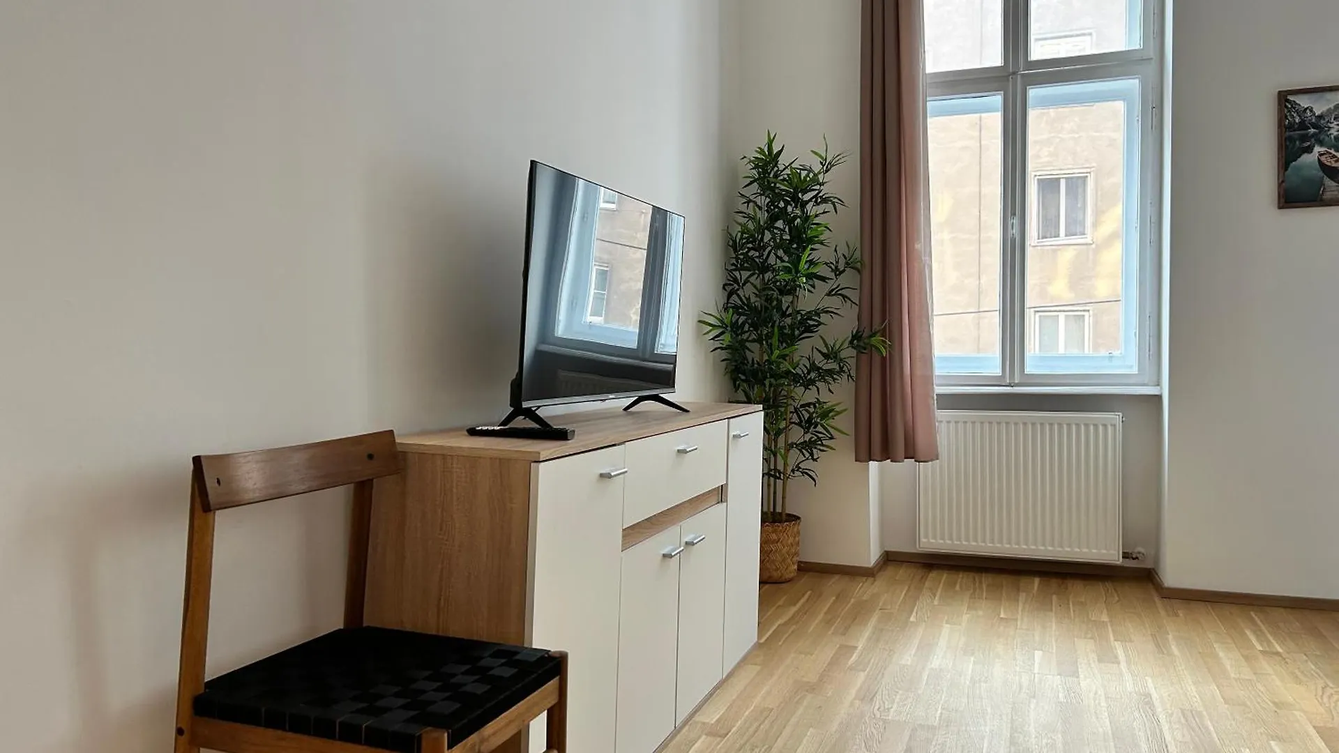 Sunny & Calm Long Term Apartment - Free Parking Viena Austria