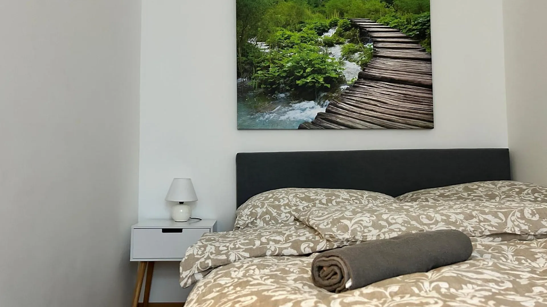 Sunny & Calm Long Term Apartment - Free Parking Viena 0*,  Austria