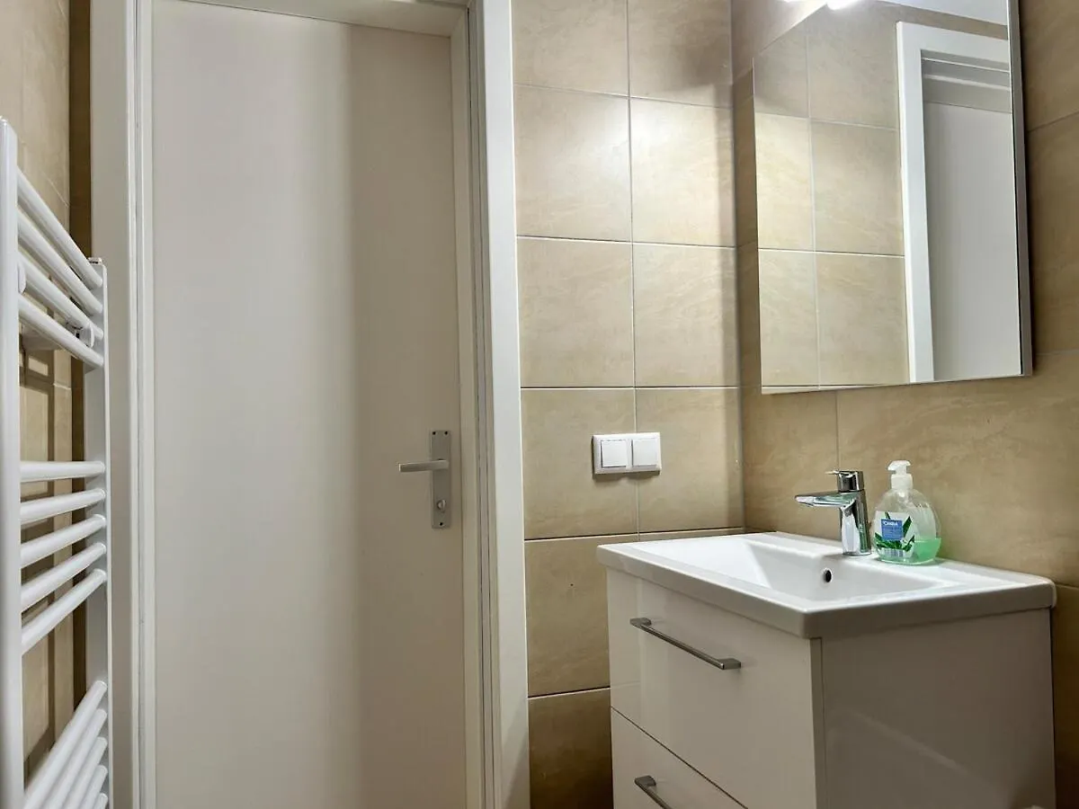 Sunny & Calm Long Term Apartment - Free Parking Viyana