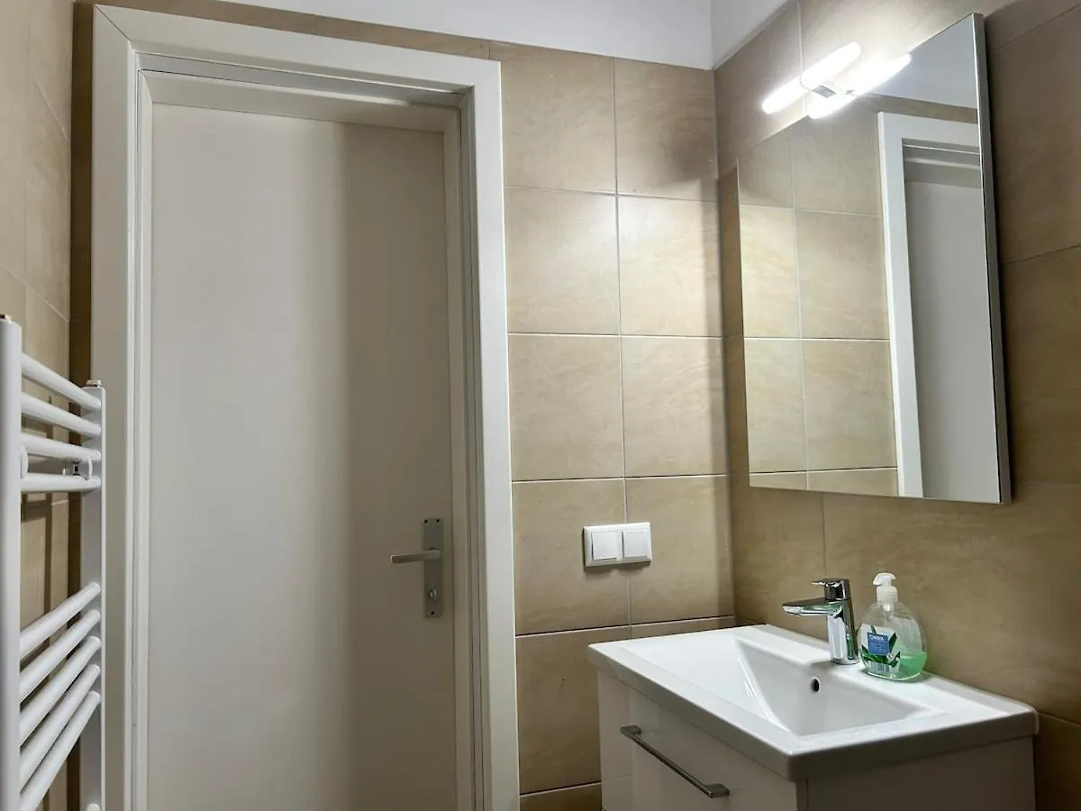 Sunny & Calm Long Term Apartment - Free Parking Viyana Avusturya